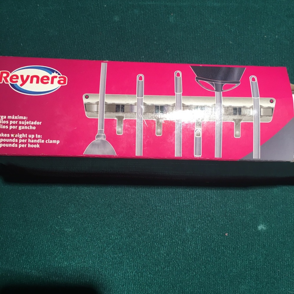 NIB Reynera hang up cleaning tools bracket - Picture 2 of 3
